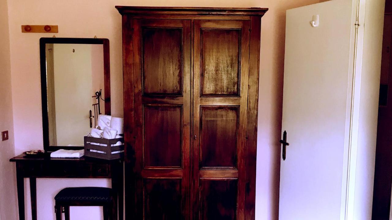 Pian D'Isola Panzió Costacciaro Kültér fotó