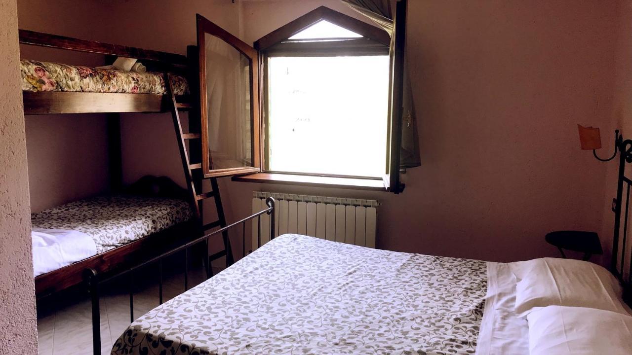Pian D'Isola Panzió Costacciaro Kültér fotó