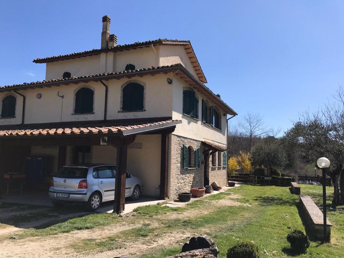 Pian D'Isola Panzió Costacciaro Kültér fotó