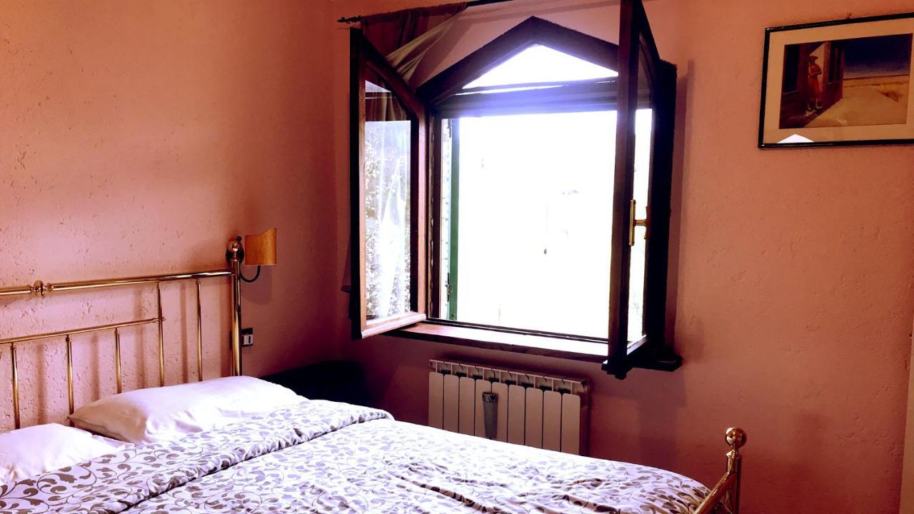 Pian D'Isola Panzió Costacciaro Kültér fotó